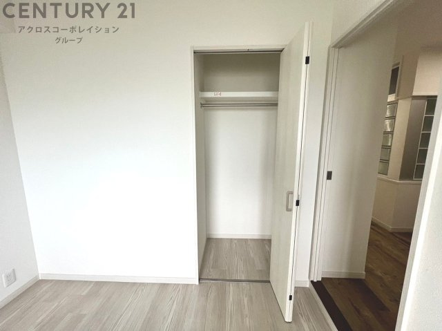 衣類やアクセサリー、小物類の収納が便利で整理整頓がしやすく、部屋の美観を保ちつつ、スペースを最大限に活用できます。衣服のしわやダメージを防ぎ、長持ちさせることができます。