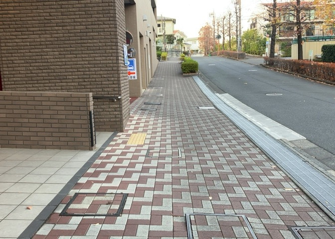 共用部分は、一棟の建物に住む区分所有者全員が共同で所有するとし、共用部分の管理、補修などは、区分所有者で形成される管理組合が行います。個人の判断で勝手に変更することはできませんので覚えておきましょう。