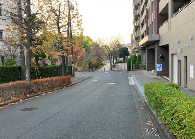 景色重視でお家選ぶをするとスーパーが遠い！学校が遠い！など生活をするうえで利便性で困ることもあります。まず一度現地を見学する際に、周辺の施設などがあるかを確認し、暮らし始めた後のことを想像しましょう。