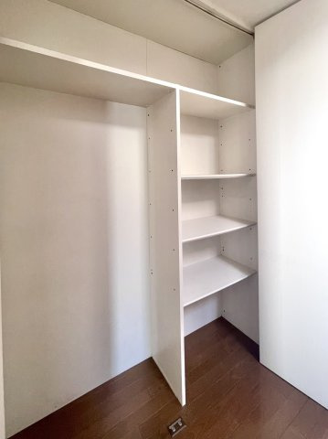 ■収納｜お洋服はもちろん、使う頻度の少ない家具や小物・場所を取りがちな旅行用のスーツケースなどもしまえます。また、厚手のコートをしまっても充分な広さを堪能できるプランです♪