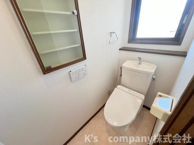 ペーパー類の保管できる収納付きのトイレ◇