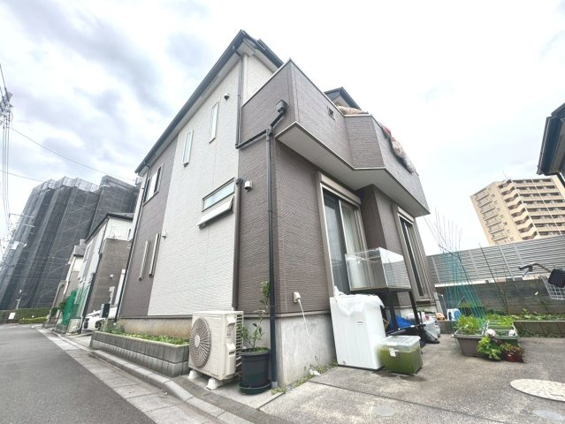 【駐車場】カースペース2台分。並列で2台駐車可能です