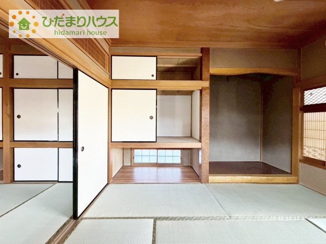 和室の収納は横開き！　しまった物の出し入れも楽々です(^^)