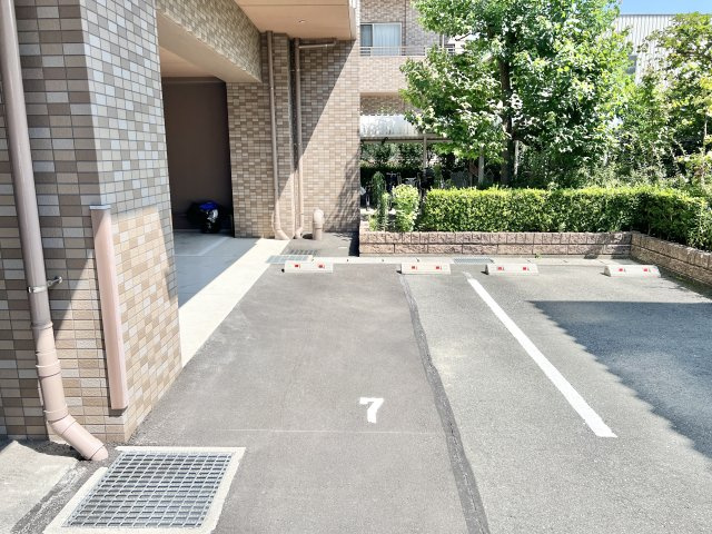 敷地内にある駐車場です。