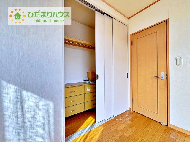 ちょこっとした収納があることで、消耗品のストックをするのにも便利です☆