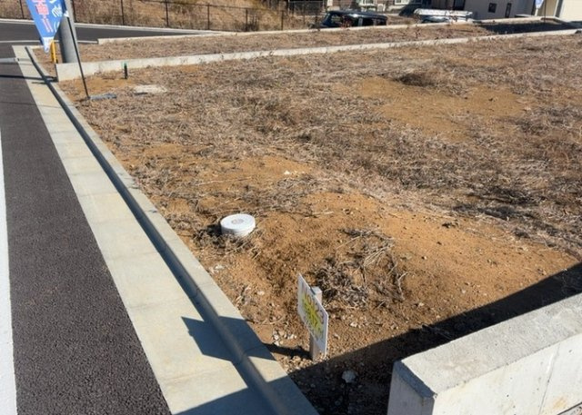 家を建てる前提で土地を探している場合、地盤の丈夫さは譲れない条件の一つです。地盤が脆弱だと追加工事が必要となります。また、過去に地盤沈下や液状化現象を起こした土地は、できるだけ避けた方がいいでしょう。