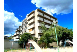 二条城東グランドハイツの外観