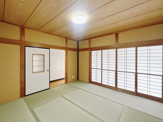 ■和室｜和室を書斎にしたり、冬にはコタツを敷いて家族みんなで年越しをするのもいいですね。家族みんなのお気に入りの空間になります♪