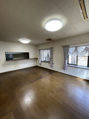広々としたリビングは2面採光で明るく、風通しも◎の心地よさ