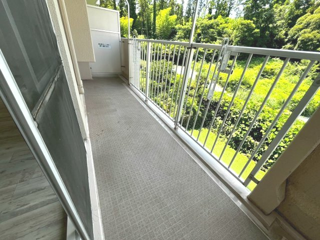 室内から一歩出るだけで、気分が切り替わる。小さな非日常を楽しめる、もうひとつのリビング空間です