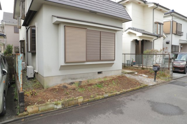 土地を買う際、住む地域の自治体や福祉の補助制度にも注目してみましょう。子供や老人の医療補助やゴミ出しのルールなど、自治体によってルールに大きな違いがあるため、暮らしやすい土地で判断するとよいでしょう。