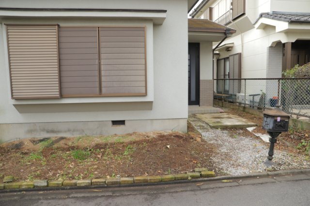 家を建てる前提で土地を探している場合、地盤の丈夫さは譲れない条件の一つです。地盤が脆弱だと追加工事が必要となります。また、過去に地盤沈下や液状化現象を起こした土地は、できるだけ避けた方がいいでしょう。