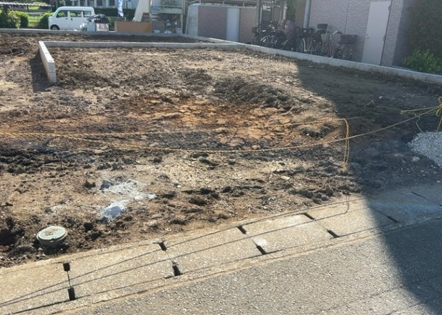 庭があることでガーデニングや家庭菜園はもちろん、こどもの遊び場やペットを放して遊ぶことができます。また、家の周囲に余裕があるということです。隣地との間があれば、十分な日当たりと、風通しが確保できます。