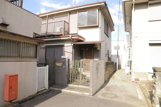 土地探しをしていると都市計画区域という言葉を目にすると思います。法律によって、都道府県知事や国土交通大臣が指定するエリアのことを指しており、都市計画区域は市街化区域と市街化調整区域に分けられています。