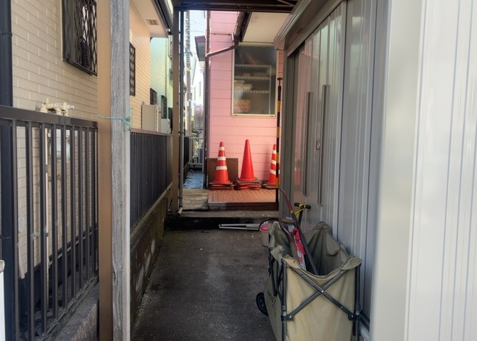 土地を買う際、住む地域の自治体や福祉の補助制度にも注目してみましょう。子供や老人の医療補助やゴミ出しのルールなど、自治体によってルールに大きな違いがあるため、暮らしやすい土地で判断するとよいでしょう。
