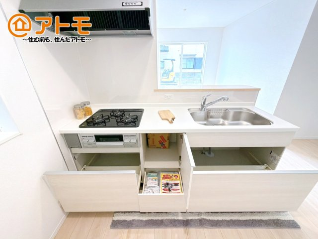 対面タイプならキッチン内にいながらご家族やお客様との会話が楽しめます♪