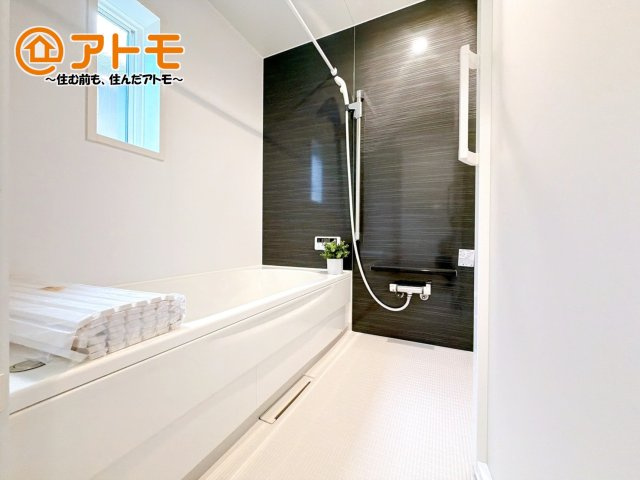 広々1坪タイプのゆったり浴室ユニット♪浴室乾燥機付き♪