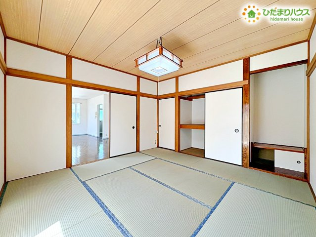 障子越しにやわらかな光が差し込む落ち着いたお部屋は、客間としてはもちろん、お子様のお昼寝や家事スペースとしてもマルチに大活躍します☆