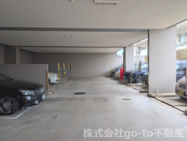 駐車場　空無