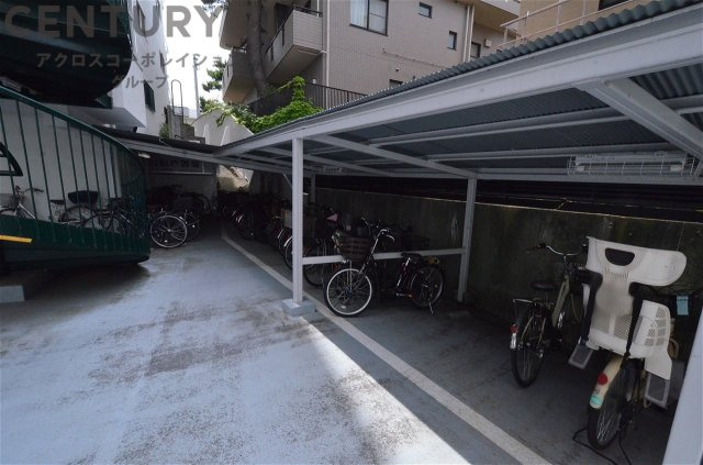 屋根付き駐輪場