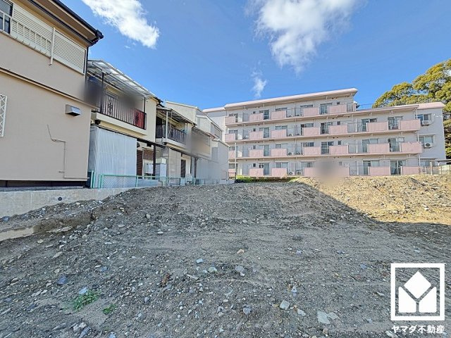 東西両面バルコニーで風通し良好。バルコニーが2か所ございますので、お洗濯物もたっぷりと干す事ができます。
