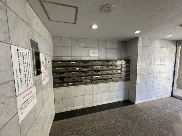 宅配ボックスもございます