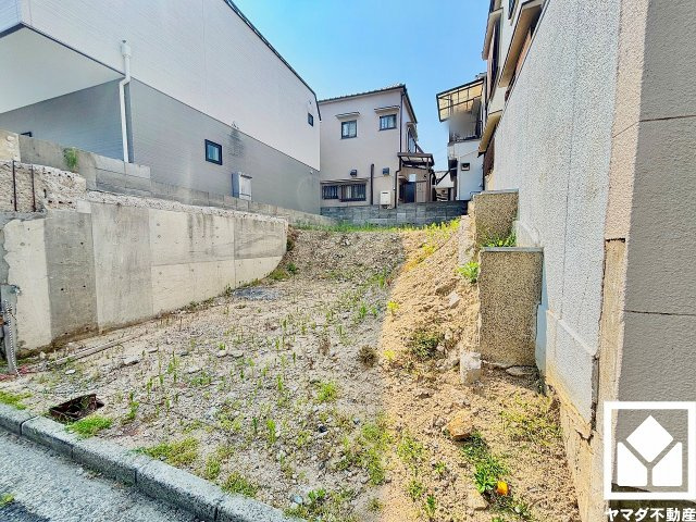 現況更地のため、余分な解体費用を抑えられ、スムーズに建築に入れます。