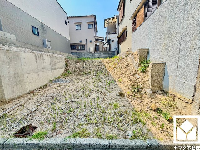 最寄りの阪神本線「甲子園」駅までは傾斜が少ないほぼ平担な道のりで、自転車やベビーカーでの移動もスムーズになります。