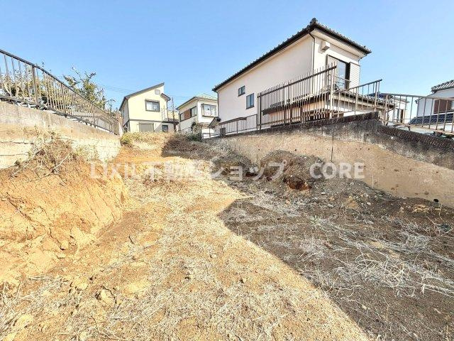 建築条件なしの売地の為、お好きなハウスメーカー・工務店にて建築可能な売地になります。