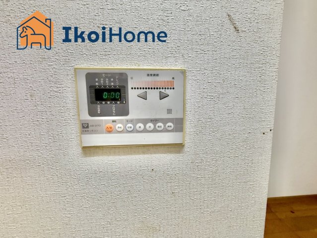 ●年中無休：当日予約可●給湯器のコントロールパネル。スイッチ一つで操作可能です！        　
