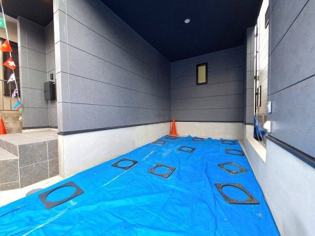 ビルトインカースペースを採用。雨風にさらされにくい為、愛車を守れます