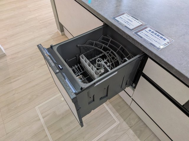 ～食洗機付き　食事後の食器洗いはお任せ、家族でゆっくりとくつろげます～