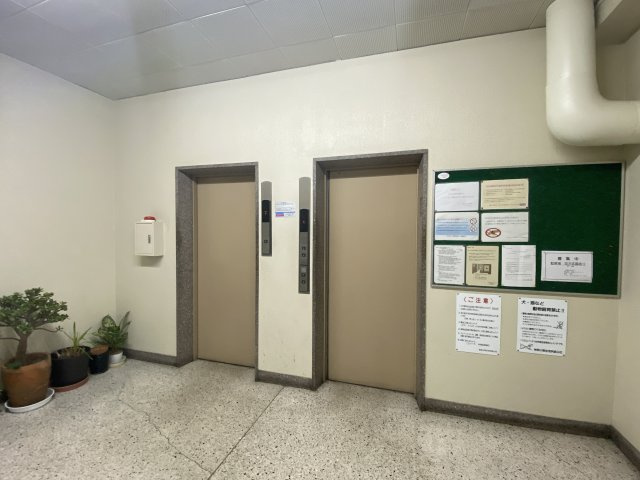 エレベーター（2基）