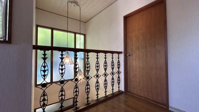 2階のホール部分です。デザイン性のある柵が魅力的です。