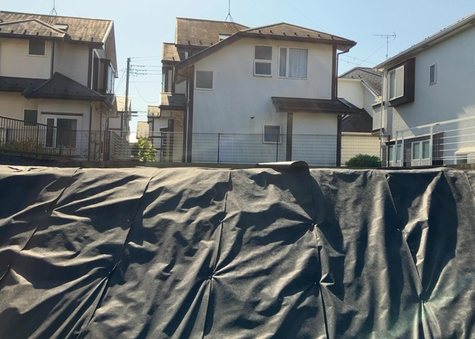 土地の形が極端に長細かったり、狭小地、あるいは道路との高低差がある傾斜地だった場合、後々売ろうとしても買い手がつかない場合もあります。後々、売却することになった時に価値の下がらない土地を選びましょう。