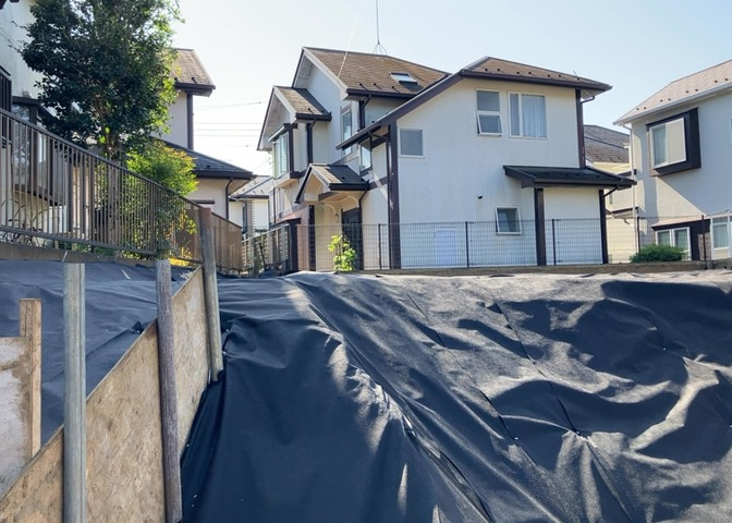 土地を買う際、住む地域の自治体や福祉の補助制度にも注目してみましょう。子供や老人の医療補助やゴミ出しのルールなど、自治体によってルールに大きな違いがあるため、暮らしやすい土地で判断するとよいでしょう。