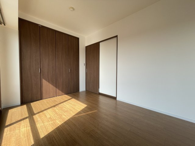 シンプルな洋室は、幅広い用途でお使いいただけます。　