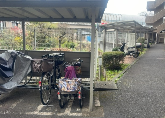 マンションの駐輪場は、事前に空きがあるか確認を取ると安心です。せっかく入居したのに駐輪スペースがない！なんてことになったら大変ですよね。そこで、内見時や購入前にはまず事前に確認しておくと良いでしょう。
