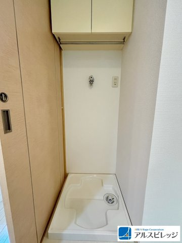 デッドスペースを活用した洗濯機置場