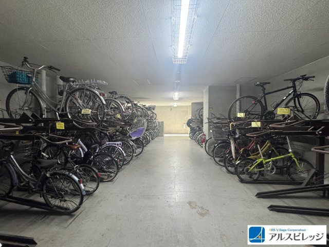 雨や風から自転車を守ります