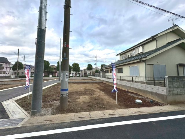 全10区画　　間取り・外観・設備まで自由にプランニング可能。暮らし方に合わせた住まいをご提案できます。花田小学校まで徒歩約4分(270ｍ)、毎日の通学がしやすい住環境です。