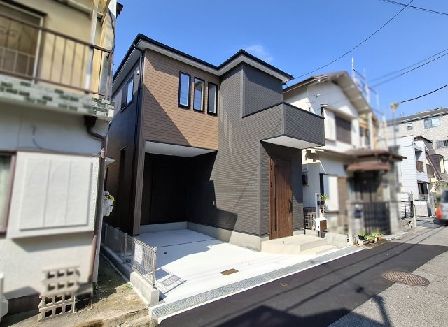 外観：328000545751