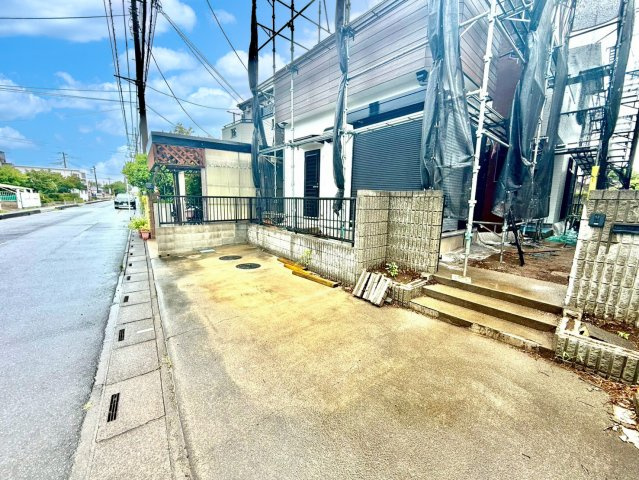 ■新規内外装リフォーム　■LDK17.5帖・対面式キッチン　■出羽小学校徒歩12分(950ｍ)・武蔵野中学校徒歩13分(1000ｍ)