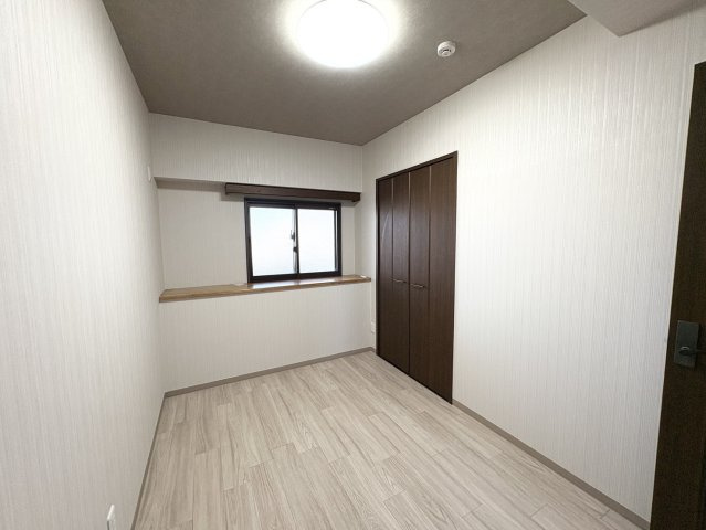 収納付きで、お部屋がすっきり片付きます。