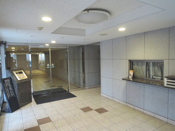 【D‘レスティア金沢八景アクオのエントランス】