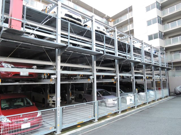 【D‘レスティア金沢八景アクオの敷地内駐車場】