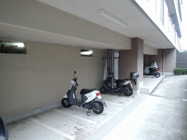 【D‘レスティア金沢八景アクオの駐輪場】