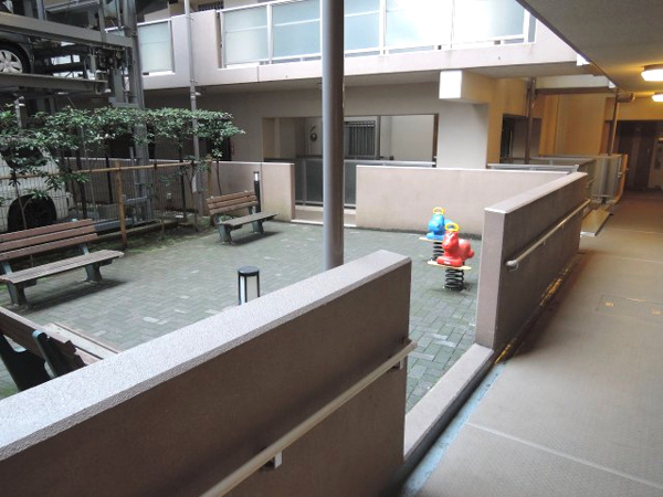 【D‘レスティア金沢八景アクオの中庭】