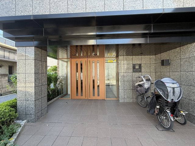 マンションエントランス