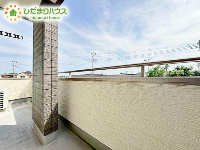 広々としたバルコニーは、大量の洗濯物を干しても余裕！お布団だって、家族全員分をいっきに干せますね(^O^)
